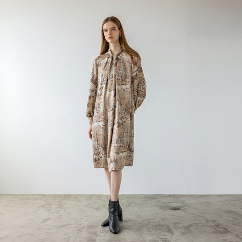 Comfortable Clothes トワル・ド・ジュイ風 プリント タイネック ワンピース