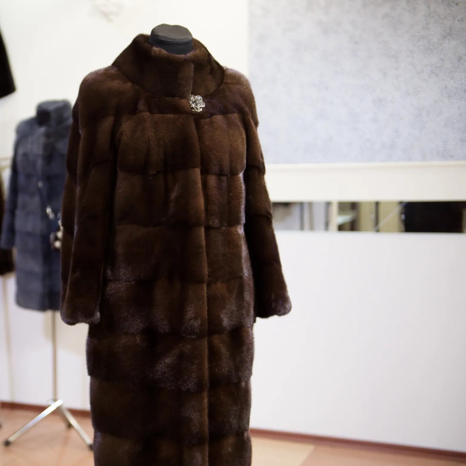 40〜50代女性の方向けレディースコートの着こなし術と最新トレンド