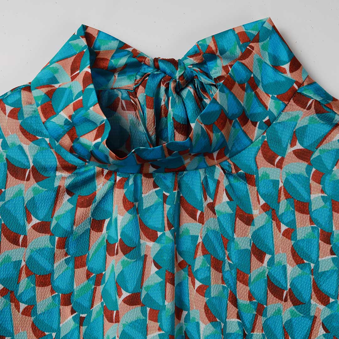 手洗い可】PLATINE ジオメトリックプリント リボンブラウス