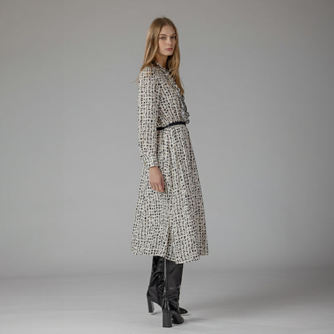 【手洗い可】ジオメトリック  2WAY ベルト付き フリル ネック ワンピース