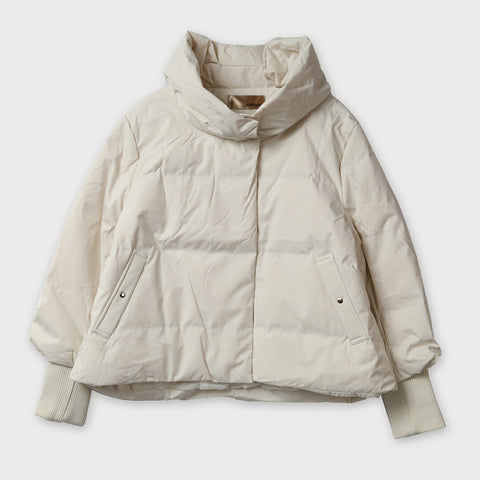 ハイネックカラーダウンジャケット