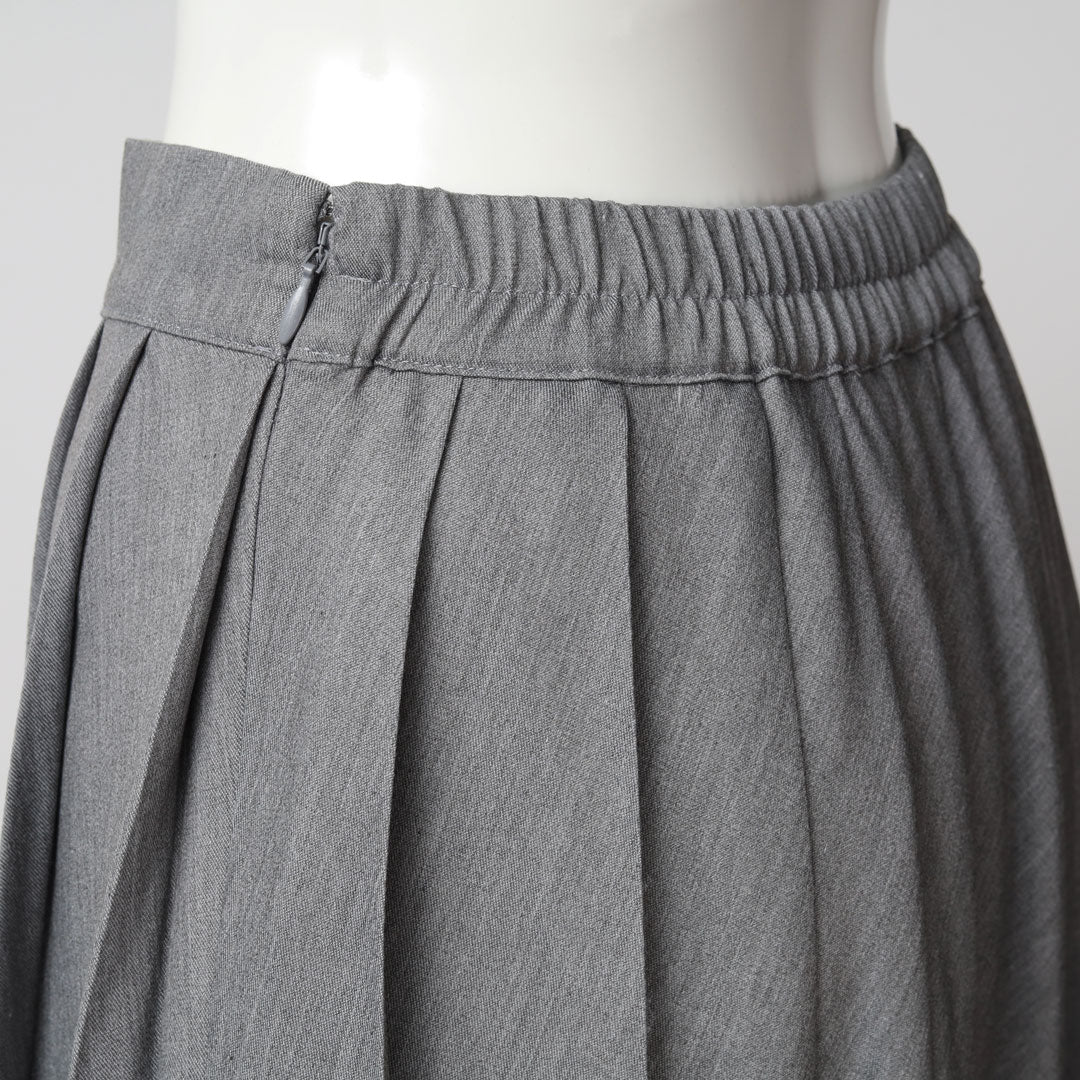 lohen スカートパンツ　アイボリー　バーニーズ銀座限定色 lohen スカートパンツアイボリーバーニーズ銀座限定色