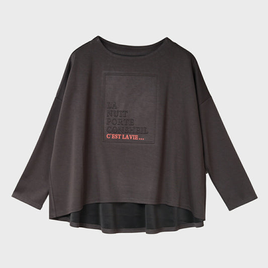 【手洗い可】立体ロゴモチーフ ロングTシャツ