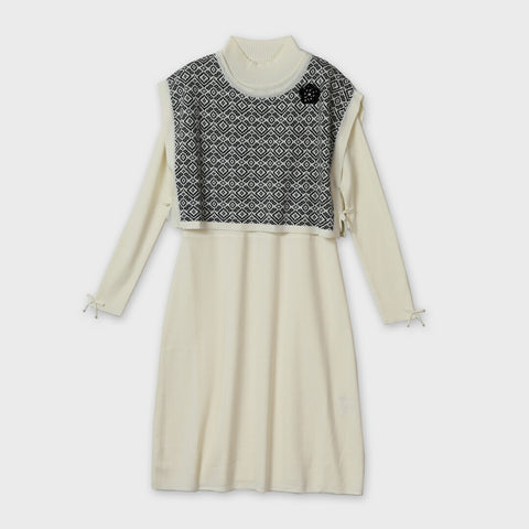 ジャガード編みニットベスト×ニットワンピース