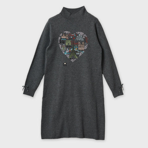 胸元Paris刺しゅう入りハイネックニットワンピース